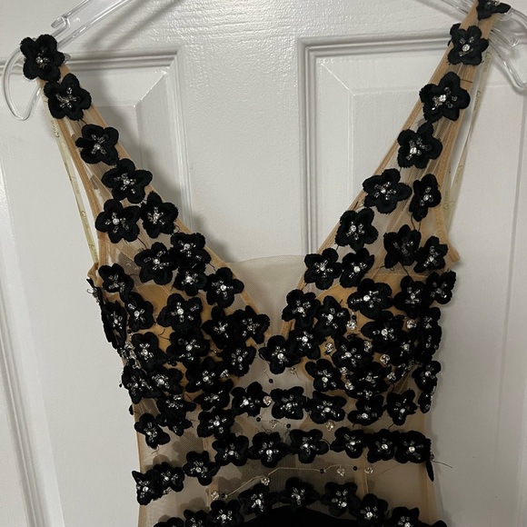 Long stunning backless dress - Picture 2 of 4